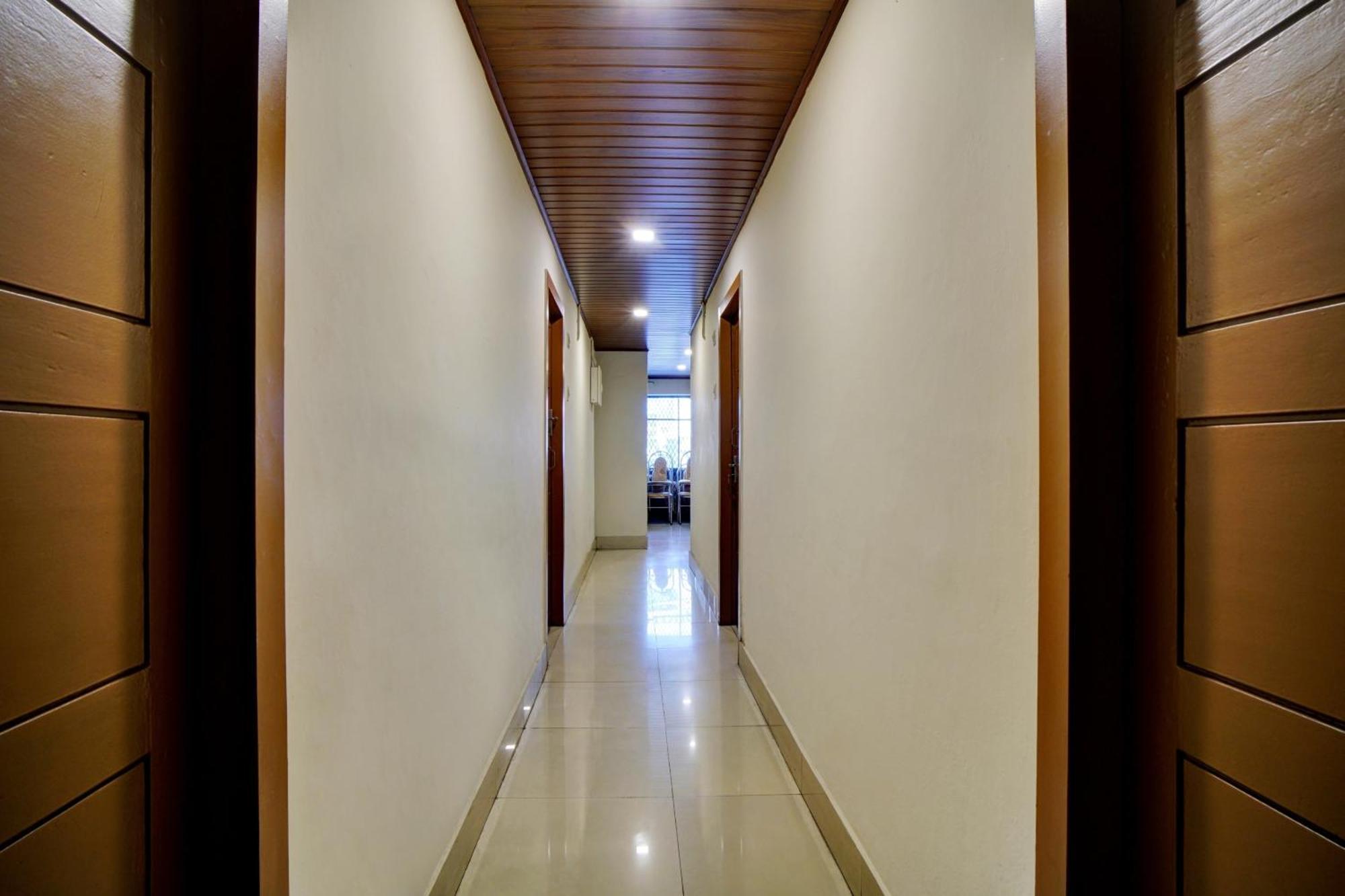 Hotel O Chiyang Hotel Angamaly Extérieur photo