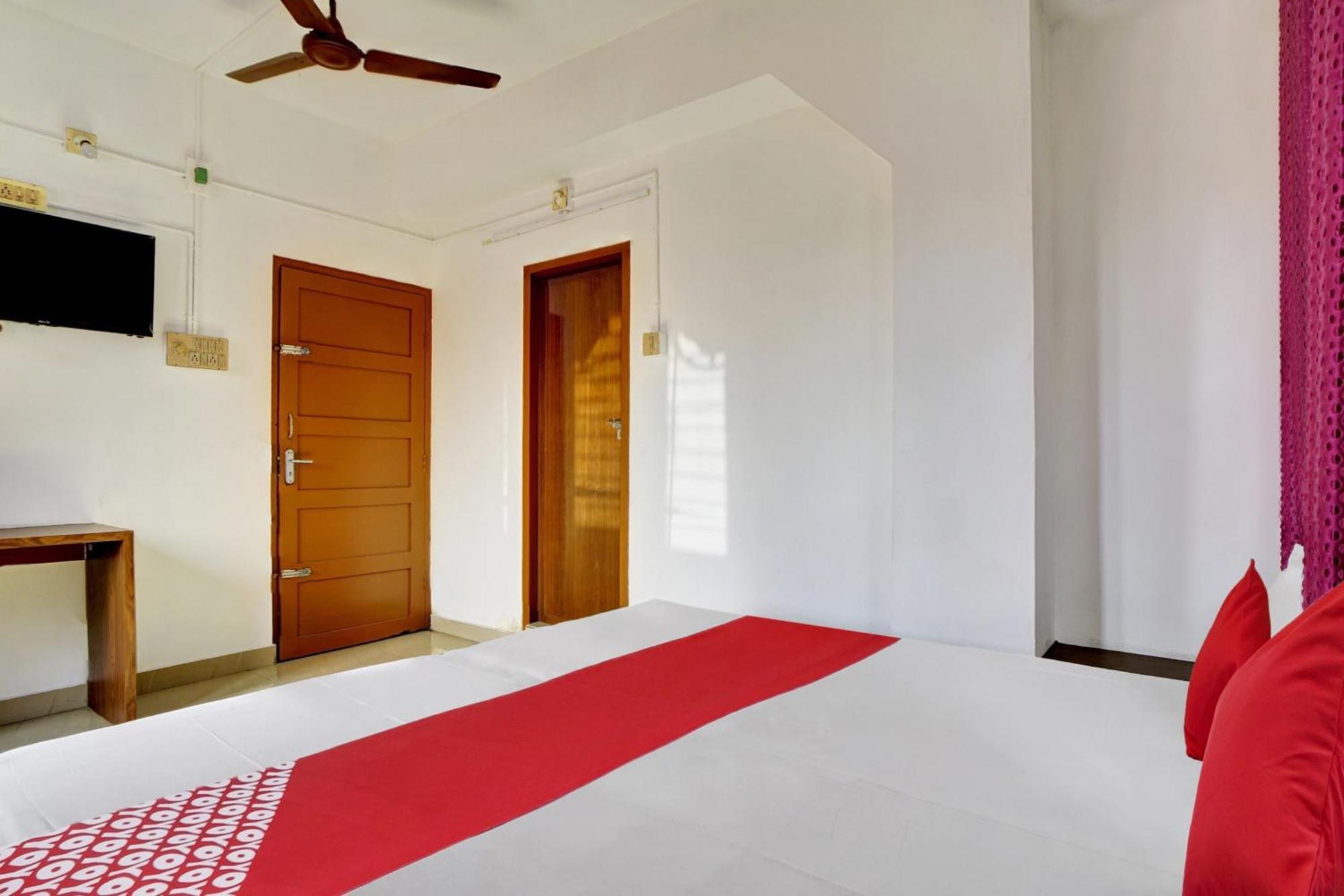 Hotel O Chiyang Hotel Angamaly Extérieur photo